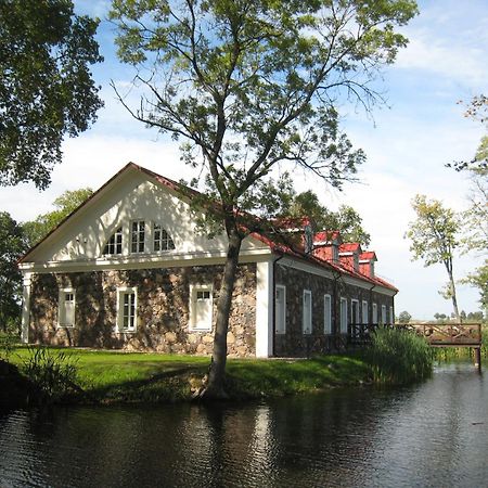 Bistrampolis Manor Hotell Kučiai Exteriör bild