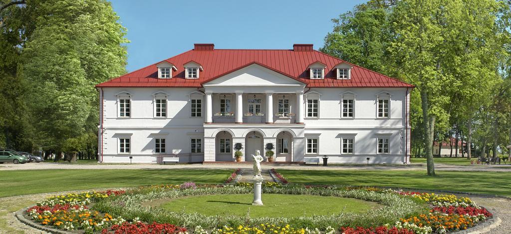 Bistrampolis Manor Hotell Kučiai Exteriör bild