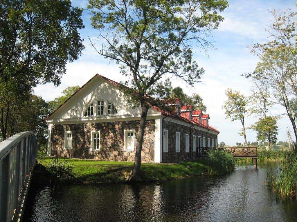 Bistrampolis Manor Hotell Kučiai Exteriör bild